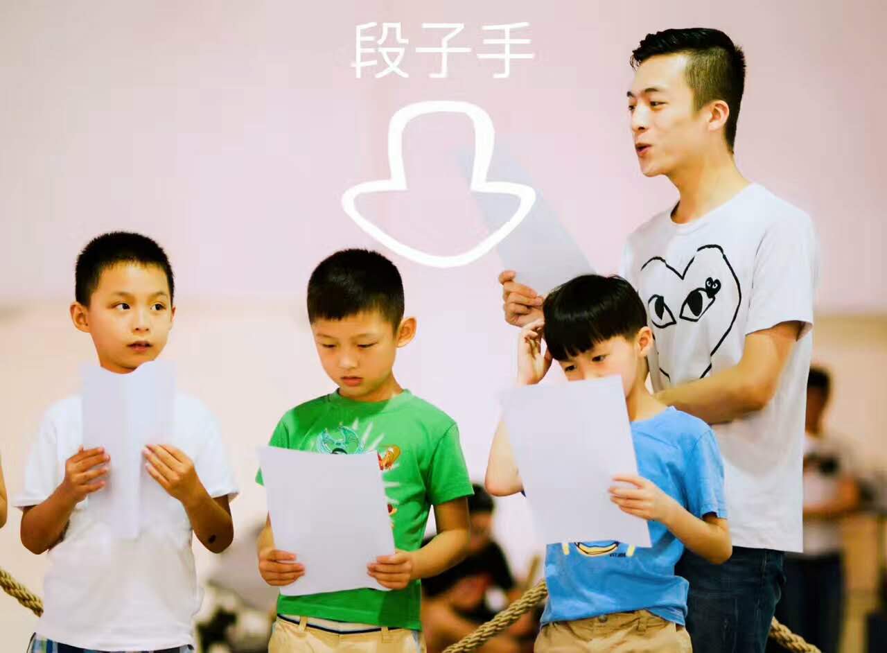 孩子学小主持人才艺有什么用?哪里的有专业的小主持辅导班