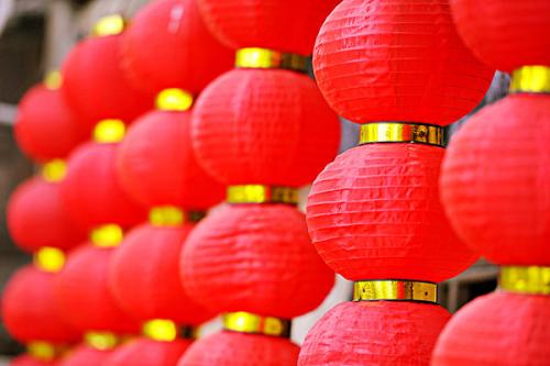 不仅只是颜色!这些描绘色彩的英语单词还有这些“高级”用法