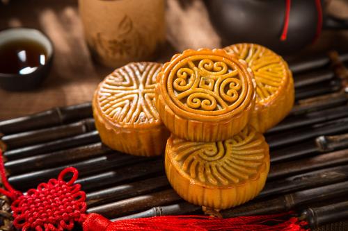 小学作文素材：赞美月饼好吃的句子，隔着屏幕都能闻见香甜!